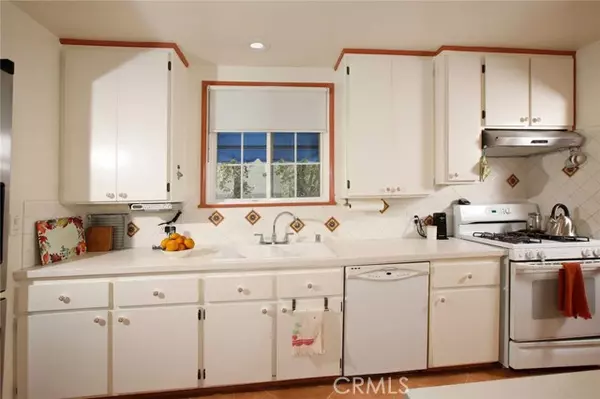 Van Nuys, CA 91405,6903 Halbrent AVE