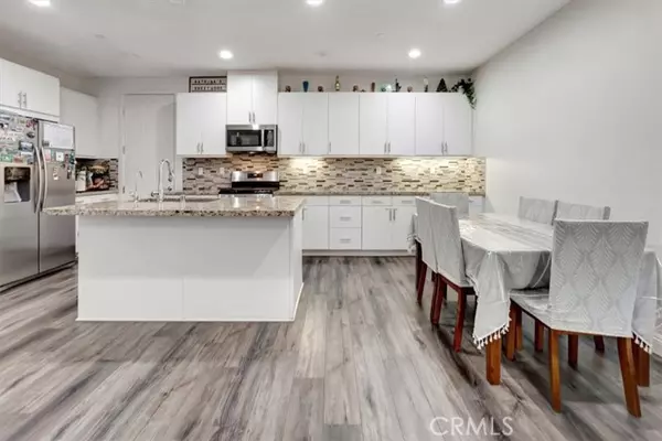 Lake Forest, CA 92630,12 Savannah