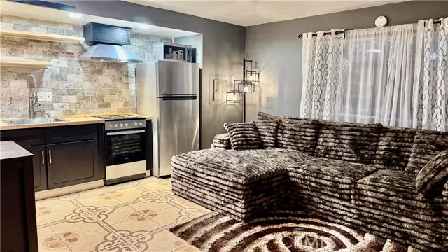 7904 Laurel Canyon 12, North Hollywood, CA 91605