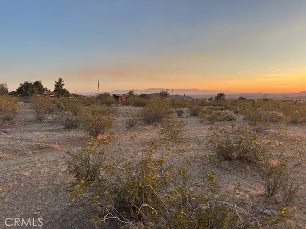 20 Old Mine, Apple Valley, CA 92307
