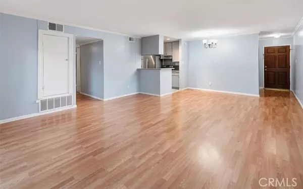 Tarzana, CA 91356,5700 Etiwanda AVE 154