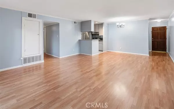 Tarzana, CA 91356,5700 Etiwanda AVE 154