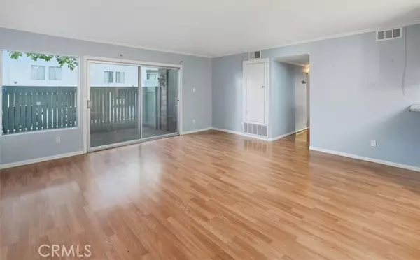 Tarzana, CA 91356,5700 Etiwanda AVE 154