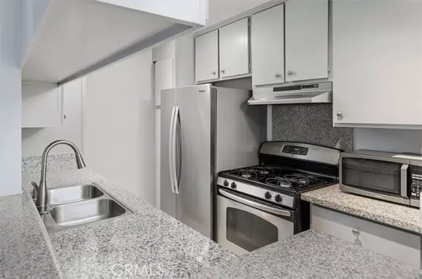 Tarzana, CA 91356,5700 Etiwanda AVE 154