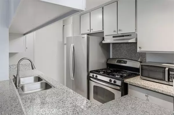 Tarzana, CA 91356,5700 Etiwanda AVE 154