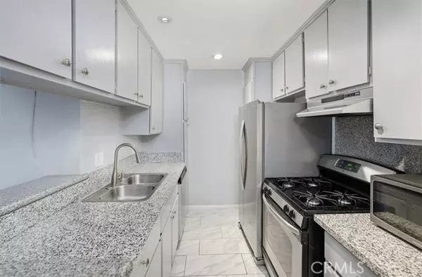 Tarzana, CA 91356,5700 Etiwanda AVE 154