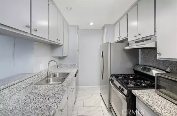 Tarzana, CA 91356,5700 Etiwanda AVE 154