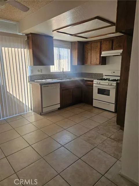 Palmdale, CA 93550,438 E Avenue Q7 B