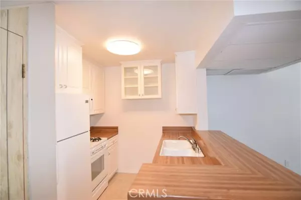 Tarzana, CA 91356,18645 Hatteras ST 211