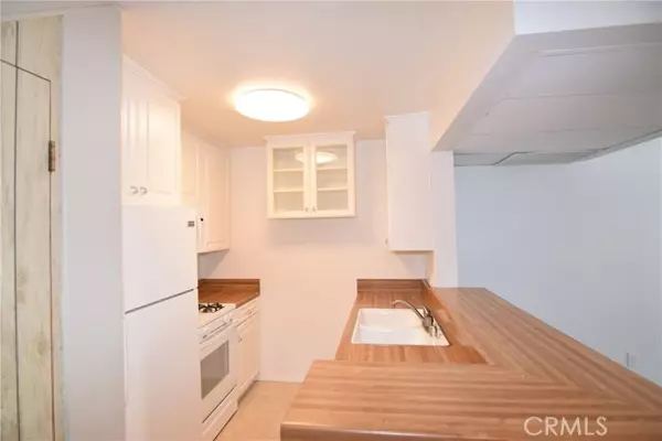 Tarzana, CA 91356,18645 Hatteras ST 211