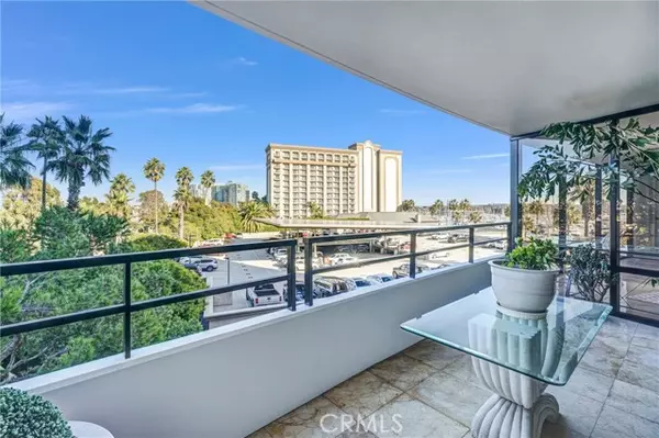 Marina Del Rey, CA 90292,4337 Marina City Dr 149