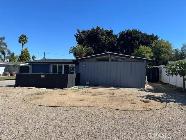 Costa Mesa, CA 92627,2610 Willo