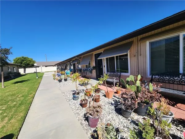Bellflower, CA 90706,9928 Cedar