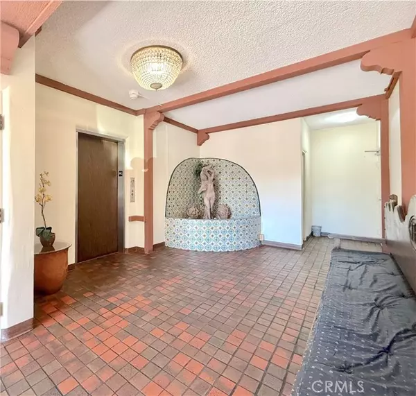 Long Beach, CA 90814,2805 E 3rd 21