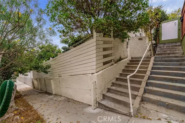 Los Angeles, CA 90026,2210 Scott AVE