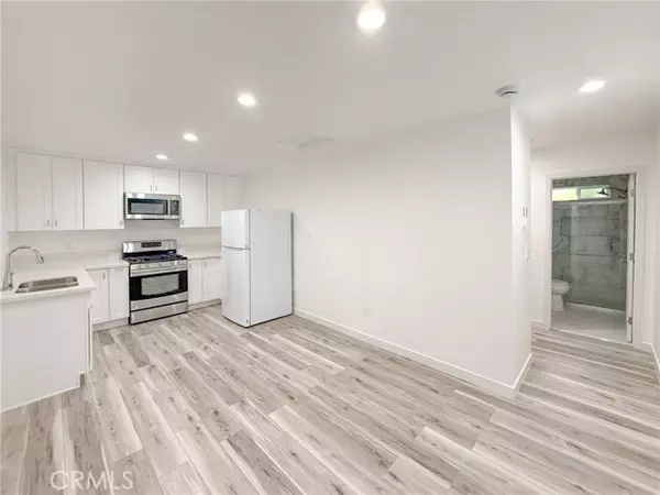 Panorama City, CA 91402,8525 Wakefield