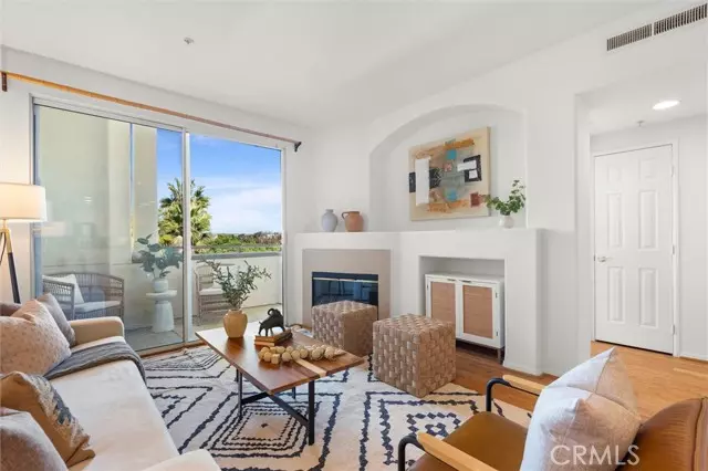 Playa Vista, CA 90094,12963 Runway 416