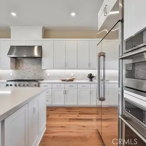 Valencia, CA 91354,24389 Calle La Roca