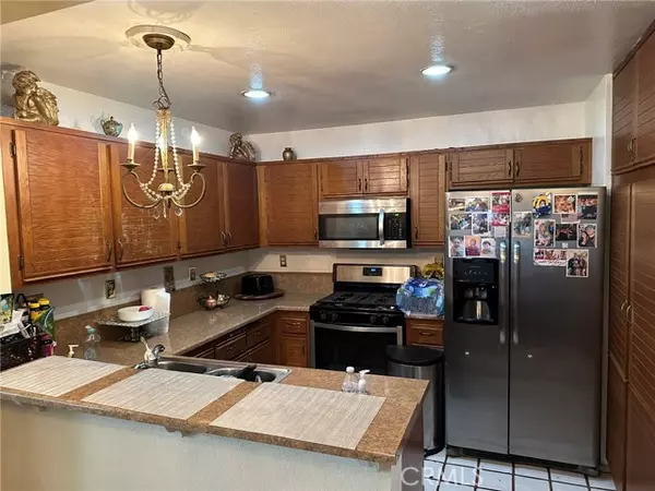 Valencia, CA 91355,25845 McBean Pkwy 19