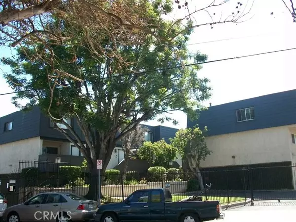 18550 Hatteras ST 17, Tarzana, CA 91356