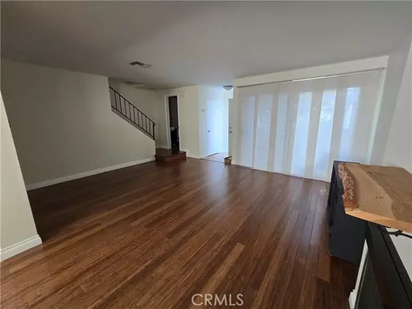 Tarzana, CA 91356,18550 Hatteras ST 17