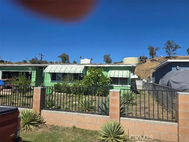 25144 19th, San Bernardino, CA 92404