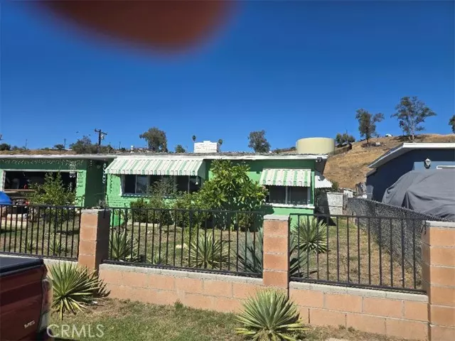 25144 19th, San Bernardino, CA 92404