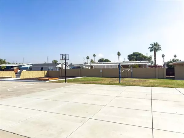 Bakersfield, CA 93306,6601 E Eucalyptus 297