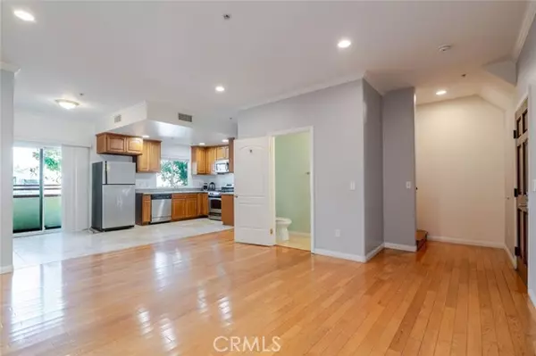 Van Nuys, CA 91411,15053 Victory BLD 5