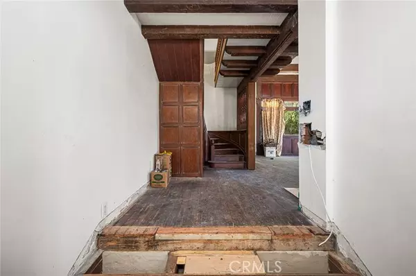 Los Feliz, CA 90027,2000 N New Hampshire