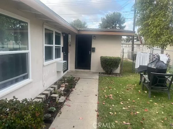 Orange, CA 92867,145 W Mayfair