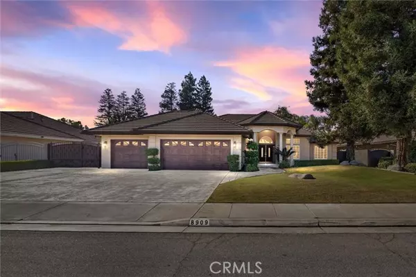 8909 Forest Oaks, Bakersfield, CA 93312