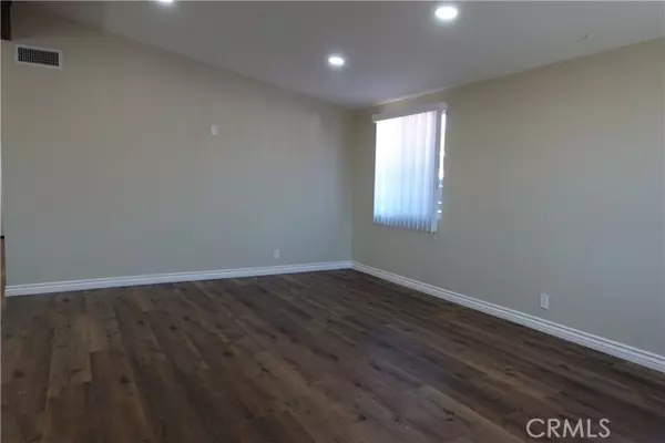 Palmdale, CA 93550,38467 36th