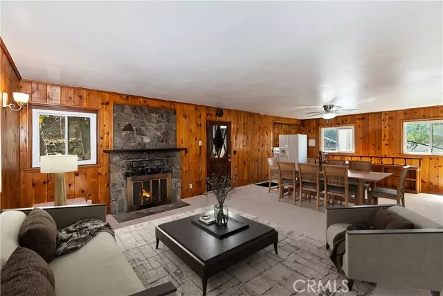 912 Berne, Crestline, CA 92325