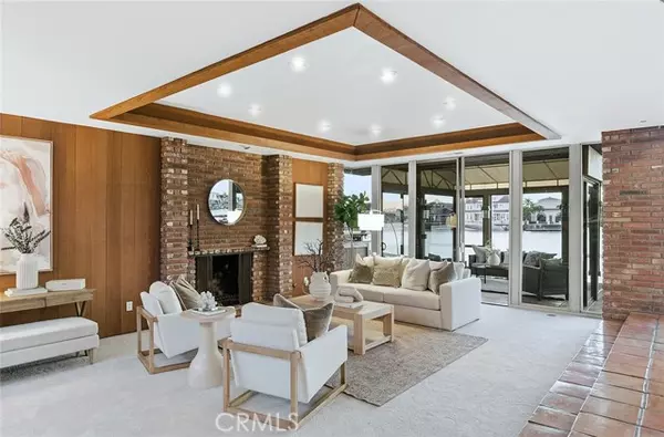 Huntington Beach, CA 92649,16611 Carousel LN