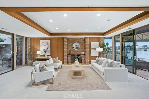 Huntington Beach, CA 92649,16611 Carousel LN