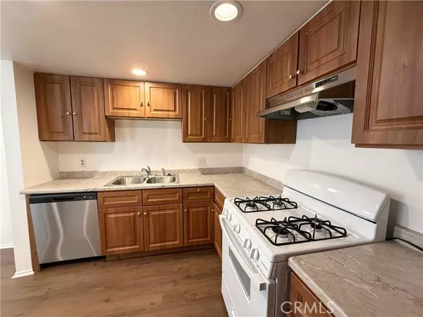 Sylmar, CA 91342,14307 Foothill Blvd #B6 6