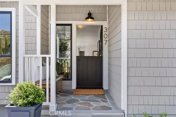 Laguna Beach, CA 92651,307 Emerald Bay