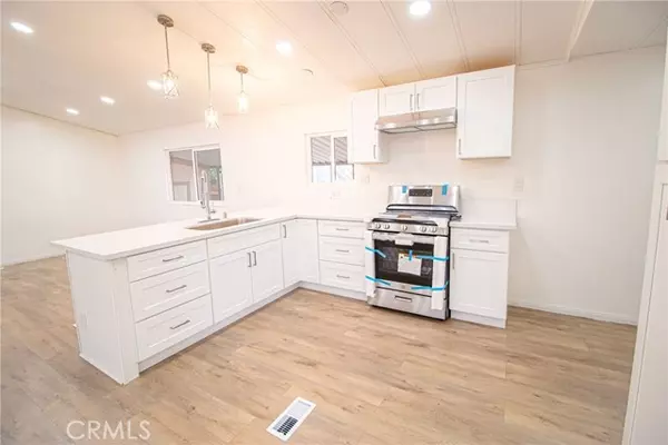 Palmdale, CA 93550,3524 E Avenue R 202