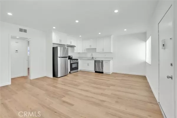 Studio City, CA 91604,13018 Valleyheart DR 4