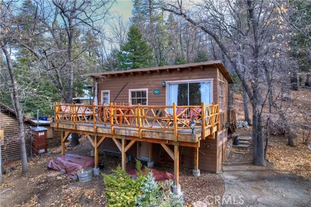967 Knickerbocker RD, Big Bear Lake, CA 92315