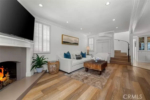 Newport Beach, CA 92662,211 Pearl