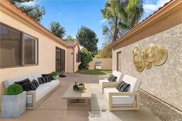 Newhall, CA 91321,19962 Avenue Of The Oaks