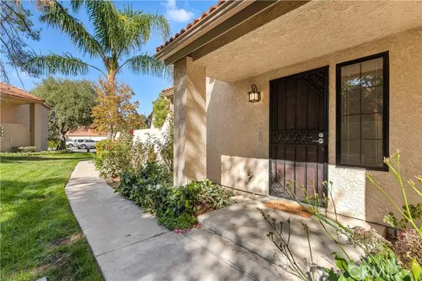 Newhall, CA 91321,19962 Avenue Of The Oaks