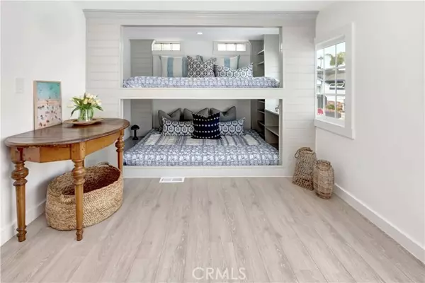 Newport Beach, CA 92660,265 Mayflower