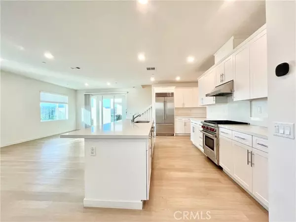 Valencia, CA 91381,27237 Release PL