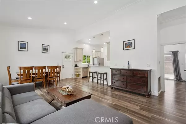 Woodland Hills, CA 91364,5256 Don Pio DR