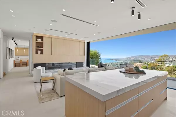 Laguna Beach, CA 92651,840 Gainsborough DR