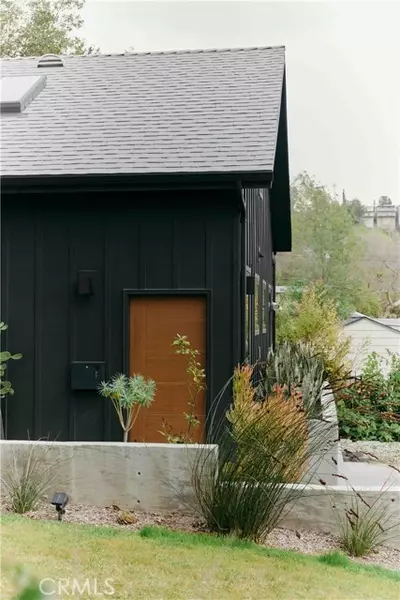 6010 Oak Hill PL, Los Angeles, CA 90042