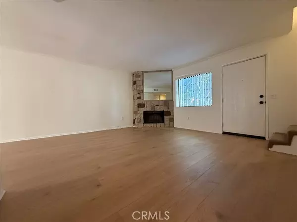 Canoga Park, CA 91303,21930 Valerio ST 15